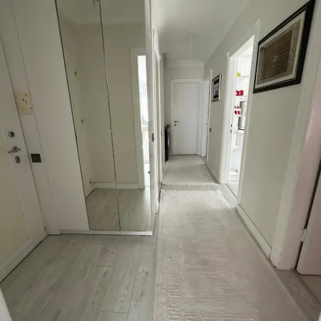 Konyaalti Guersu Denize Sifir Sahilde Full Esyali Lueks