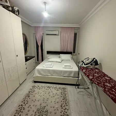 Apartman Konyaalti Guersu Denize Sifir Sahilde Full Esyali Lueks Antalya
