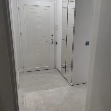 Konyaalti Guersu Denize Sifir Sahilde Full Esyali Lueks Apartment