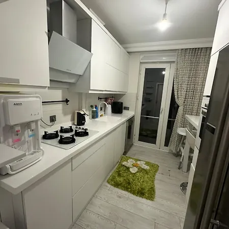 Apartment Konyaalti Guersu Denize Sifir Sahilde Full Esyali Lueks