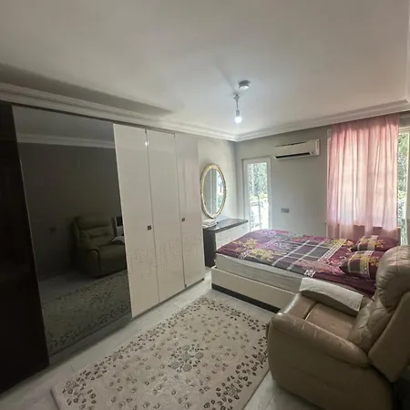 Apartment Konyaalti Guersu Denize Sifir Sahilde Full Esyali Lueks
