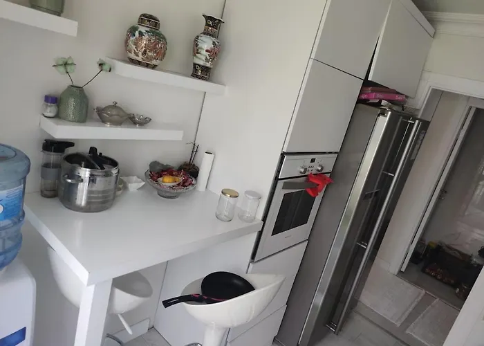 Konyaalti Guersu Denize Sifir Sahilde Full Esyali Lueks Apartment