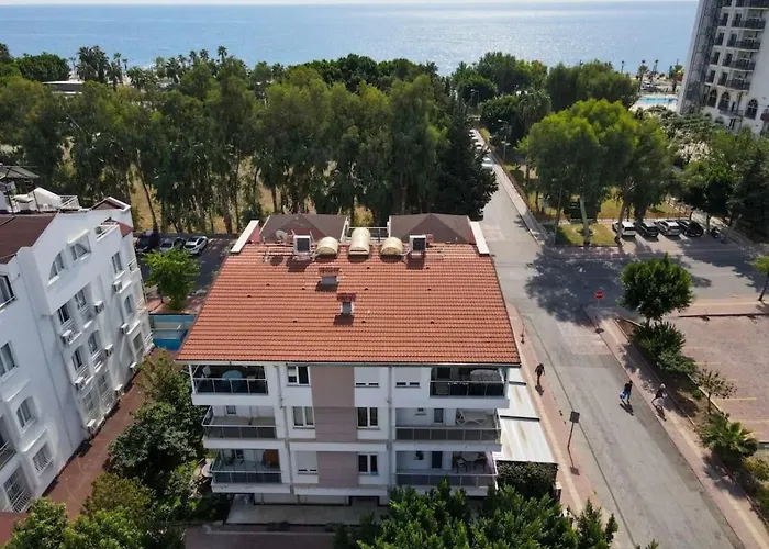 Konyaalti Guersu Denize Sifir Sahilde Full Esyali Lueks Apartment