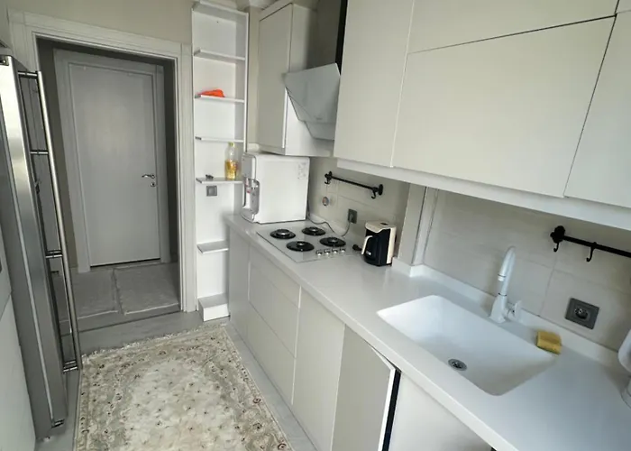 Apartment Konyaalti Guersu Denize Sifir Sahilde Full Esyali Lueks