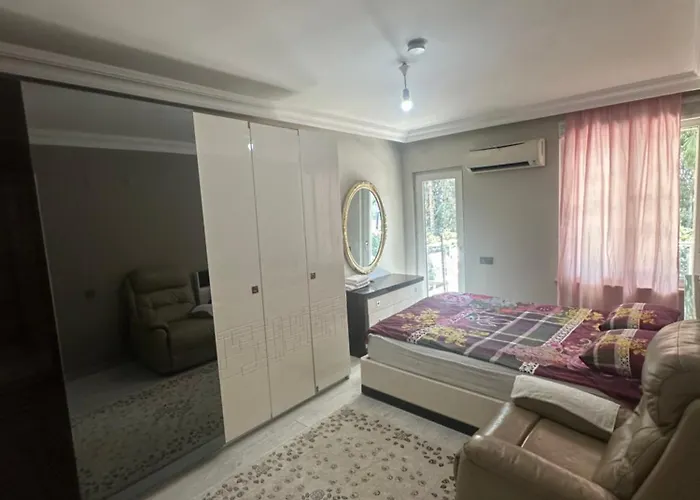 Apartment Konyaalti Guersu Denize Sifir Sahilde Full Esyali Lueks