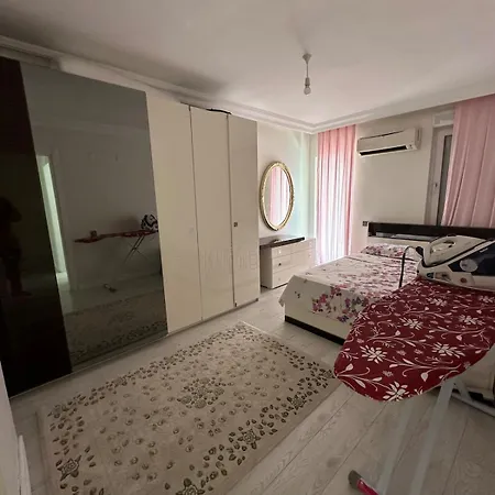 Apartmán Konyaalti Guersu Denize Sifir Sahilde Full Esyali Lueks *